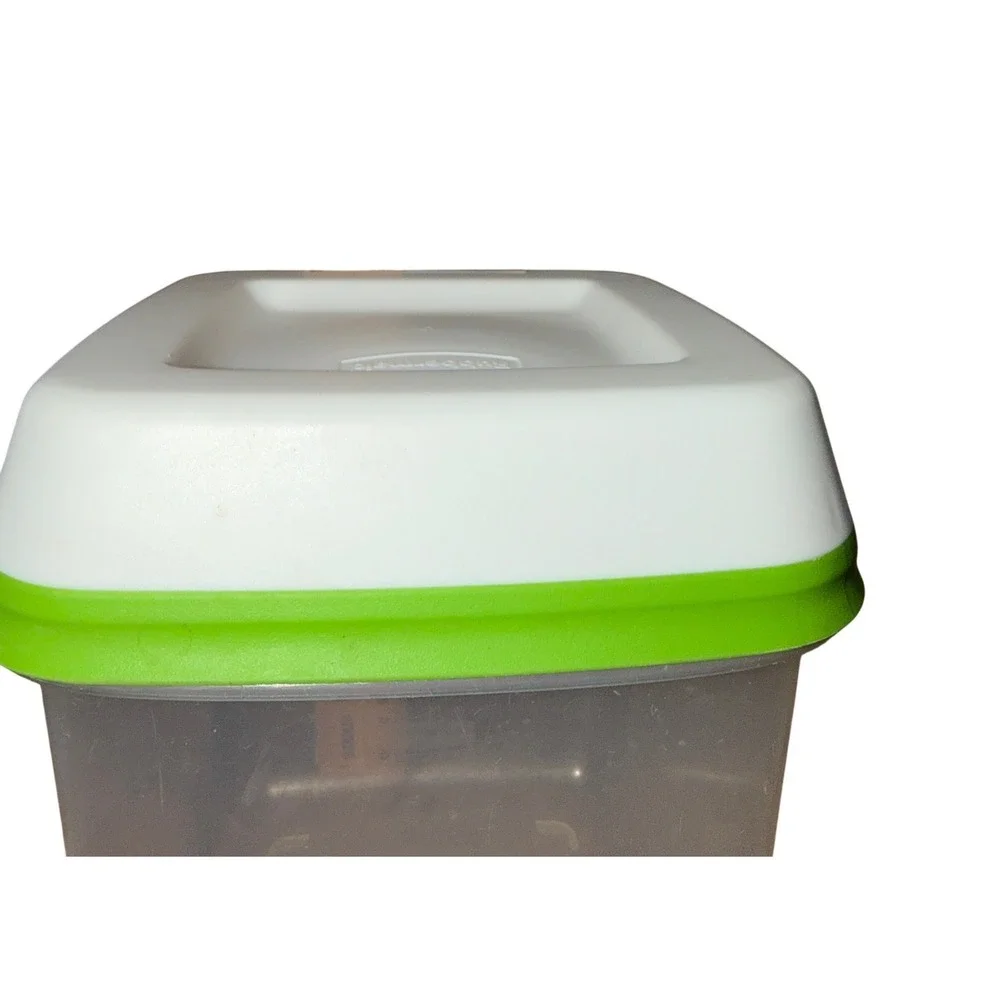 Rubbermaid FreshWorks Produce‎ Saver 6.3 Cup 1.5L Vented Food Storage Container